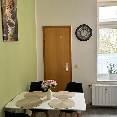 Arminos Large Group Apartment- 3 & 2 Wcs