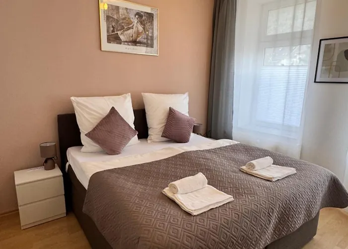 Apartman Arminos Large Group Apartment- 3 & 2 Wcs *