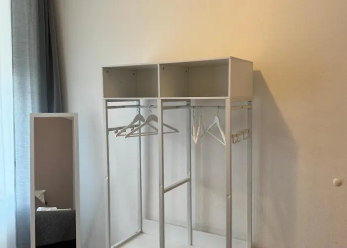 Arminos Large Group Apartment- 3 & 2 Wcs Apartment *