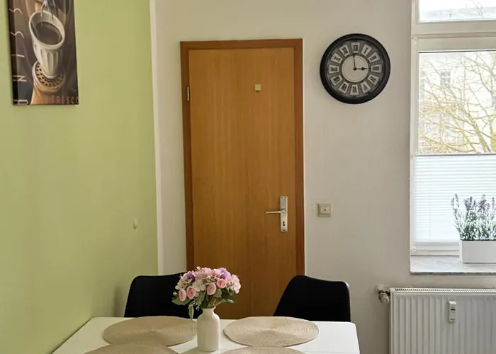 Arminos Large Group Apartment- 3 & 2 Wcs